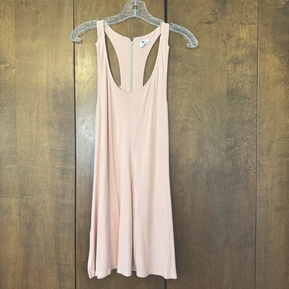 Pink swing tank